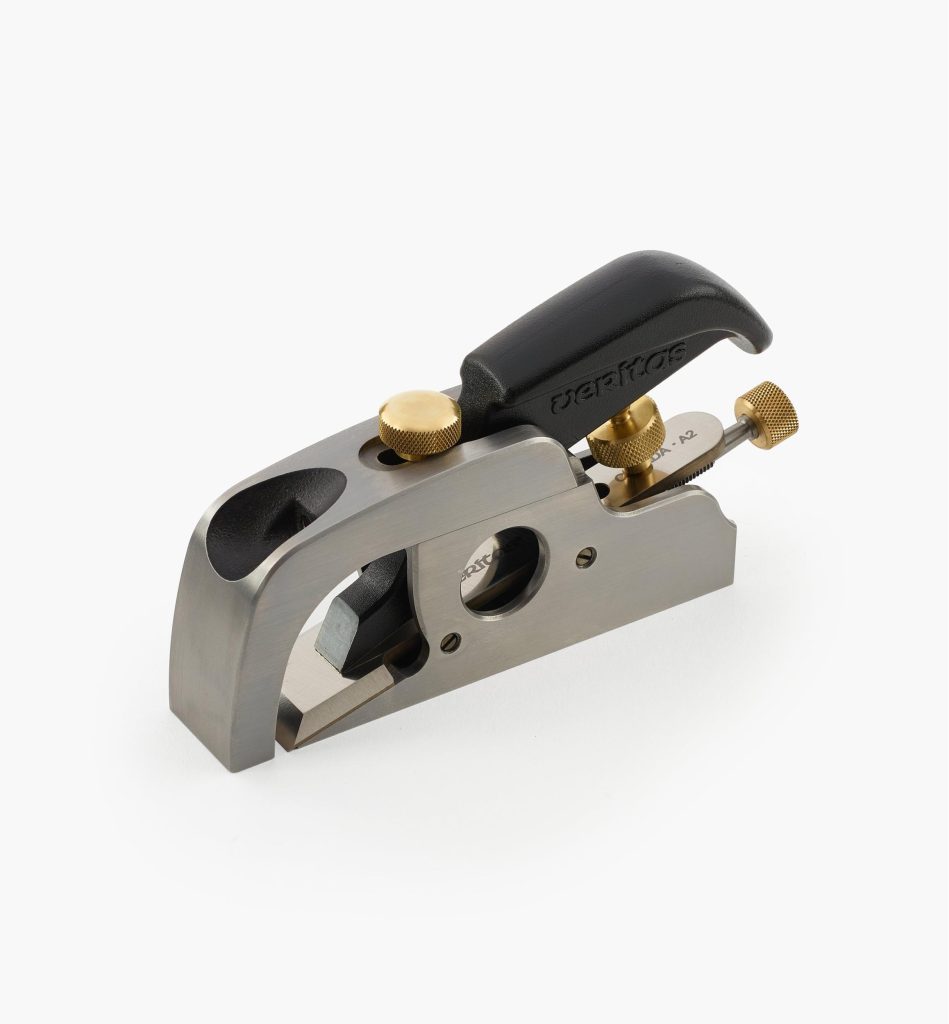 Compact Veritas bullnose plane with short toe and brass adjustment knobs